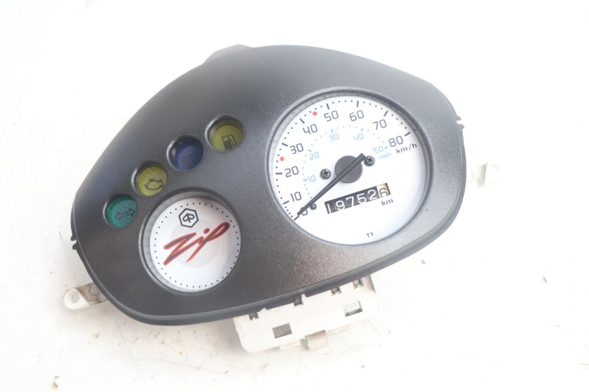 photo de CONTADOR PIAGGIO ZIP IGET 4T 50 (2021 - 2023) - Vista principal