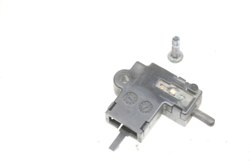 photo de INTERRUPTOR DE EMBREAGEM YAMAHA FJR ABS 1300 (2006 - 2012) - Zoom do estado de desgaste