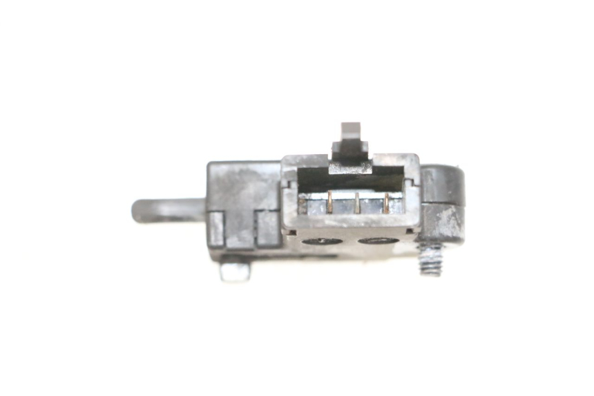 photo de INTERRUPTOR DE EMBREAGEM YAMAHA FJR ABS 1300 (2006 - 2012) - Zoom do estado de desgaste