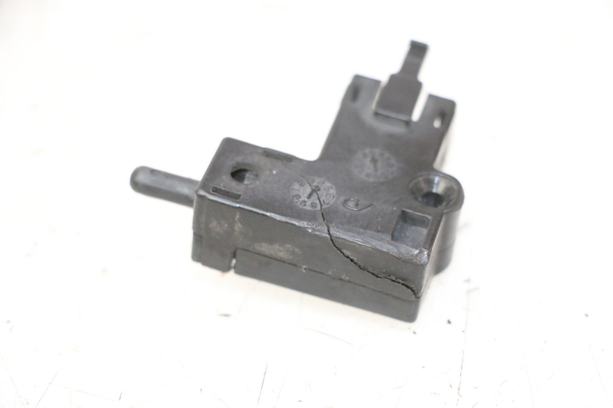 photo de INTERRUPTOR DE EMBREAGEM YAMAHA FZ6 N FAZER 600 (2004 - 2006) - Zoom do estado de desgaste