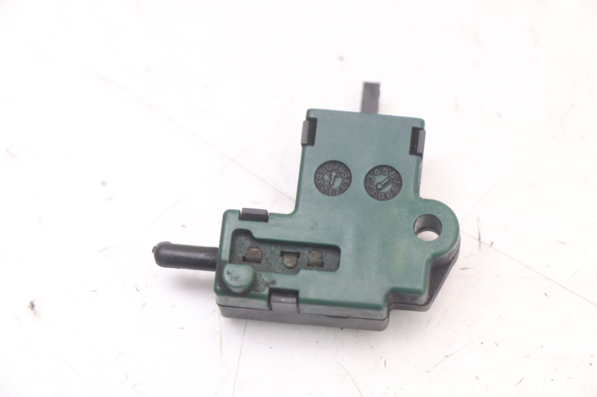 photo de INTERRUPTOR DE EMBREAGEM KAWASAKI GTR 1000 (1994 - 2004) - Zoom do estado de desgaste