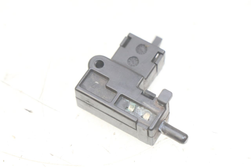photo de INTERRUPTOR DE EMBREAGEM YAMAHA MT ABS 125 (2014 - 2018) - Zoom do estado de desgaste