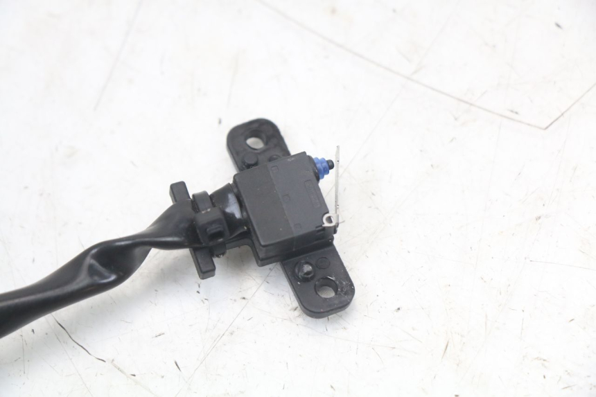 photo de INTERRUPTOR DE EMBREAGEM ROYAL ENFIELD CONTINENTAL GT 650 (2019 - 2024) - Zoom do estado de desgaste