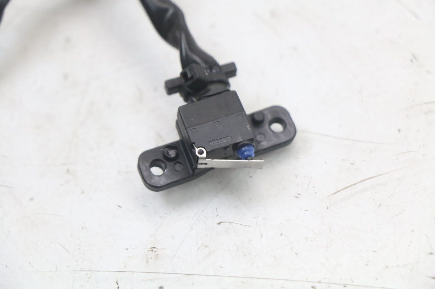 photo de INTERRUPTOR DE EMBREAGEM ROYAL ENFIELD CONTINENTAL GT 650 (2019 - 2024) - Outro ângulo de visão