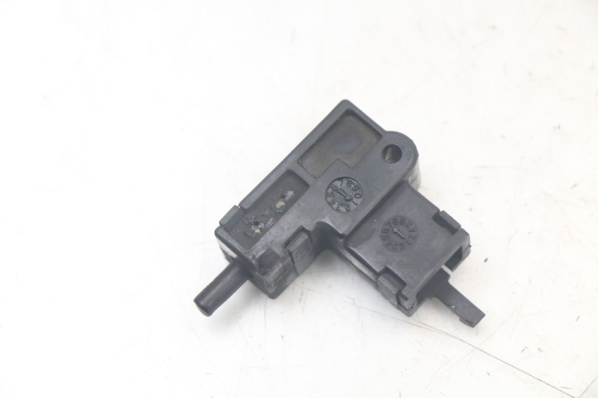photo de INTERRUPTOR DE EMBREAGEM YAMAHA TDM ABS 900 (2002 - 2014) - Outro ângulo de visão