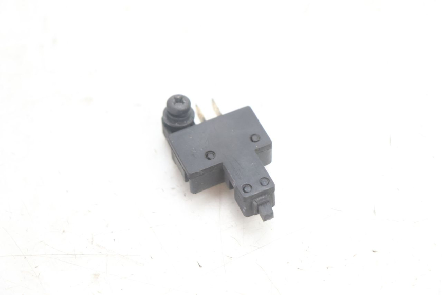 photo de INTERRUPTOR DE EMBREAGEM HONDA VFR FI RC46 800 (1998 - 2001) - Detalhe da peça