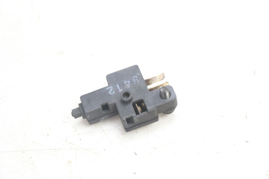 photo de INTERRUPTOR DE EMBREAGEM HONDA VFR FI RC46 800 (1998 - 2001) - Outro ângulo de visão