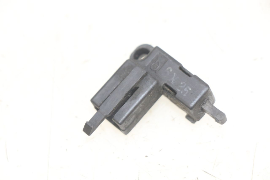 photo de INTERRUPTOR DE EMBREAGEM YAMAHA YZF R THUNDERCAT 600 (1996 - 2003) - Detalhe da peça