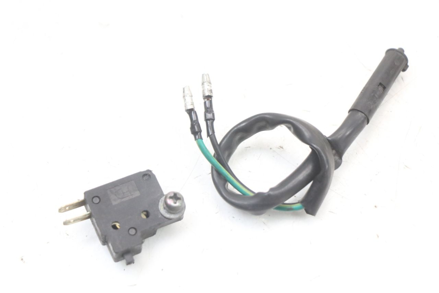 photo de INTERRUPTOR DE LUZ DE FREIO KYMCO AGILITY 4T 50 (2005 - 2018) - Zoom do estado de desgaste