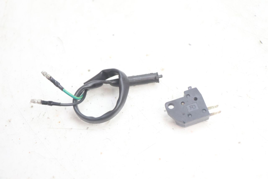 photo de INTERRUPTOR DE LUZ DE FREIO KYMCO AGILITY 4T 50 (2018 - 2022) - Vista principal