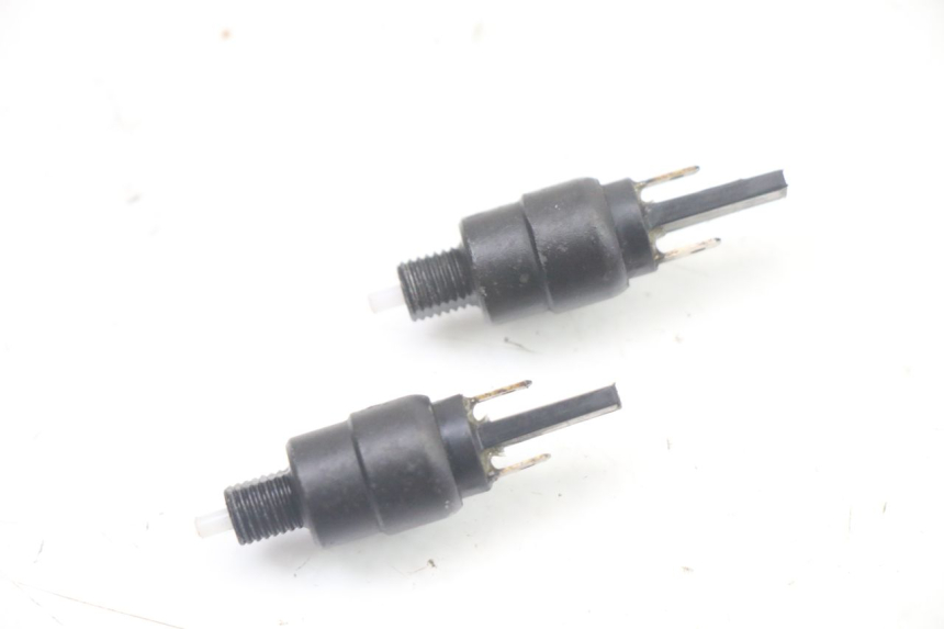photo de INTERRUPTOR DE LUZ DE FREIO APRILIA ATLANTIC 125 (2003 - 2009) - Vista principal