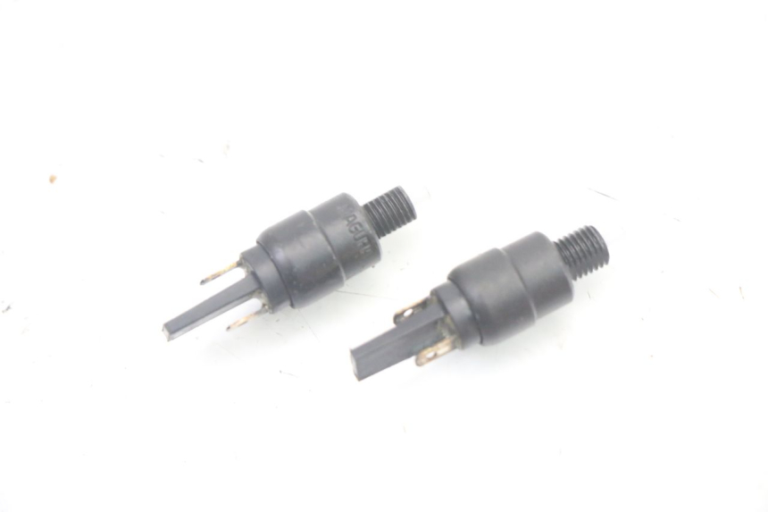 photo de INTERRUPTOR DE LUZ DE FREIO APRILIA ATLANTIC 125 (2003 - 2009) - Detalhe da peça