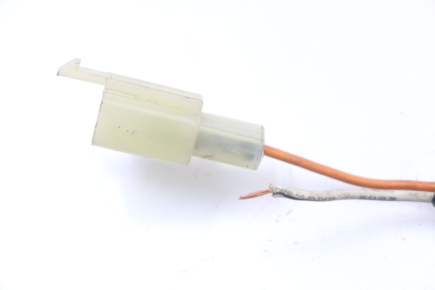 photo de INTERRUPTOR DA LUZ DE FREIO TRASEIRA HYOSUNG GV AQUILA 125 (2000 - 2009) - Outro ângulo de visão