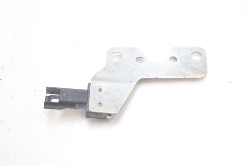 photo de INTERRUPTOR DA LUZ DE FREIO TRASEIRA BMW C SPORT 650 (2015 - 2021) - Outro ângulo de visão