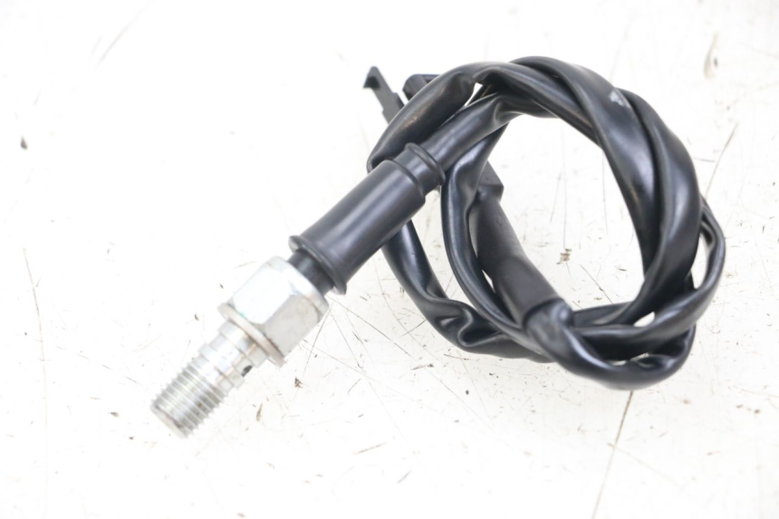 photo de INTERRUPTOR DE LUZ DE FREIO TRASEIRO ARCHIVE CAFE RACER 4T 50 (2019 - 2024) - Zoom do estado de desgaste