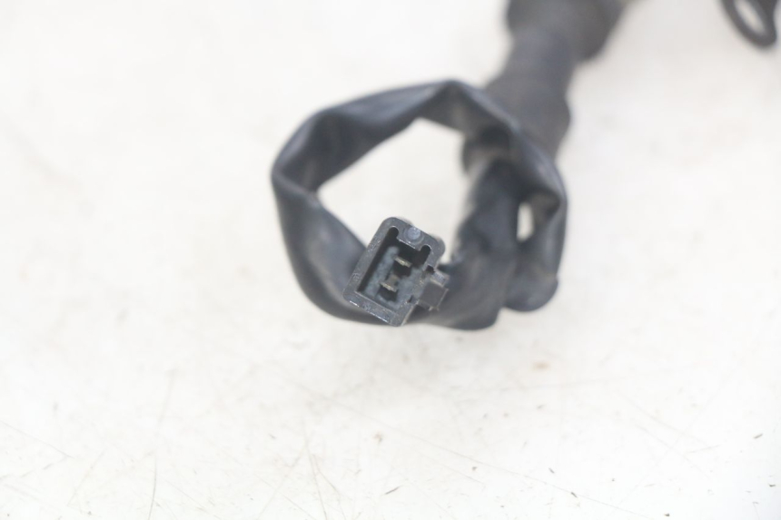 photo de INTERRUPTOR DA LUZ DE FREIO TRASEIRA HONDA CBR F SC25 1000 (1989 - 1992) - Zoom do estado de desgaste