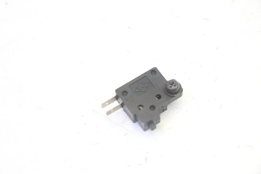 photo de INTERRUPTOR DA LUZ DE FREIO TRASEIRA KYMCO DINK STREET 125 (2009 - 2014) - Detalhe da peça