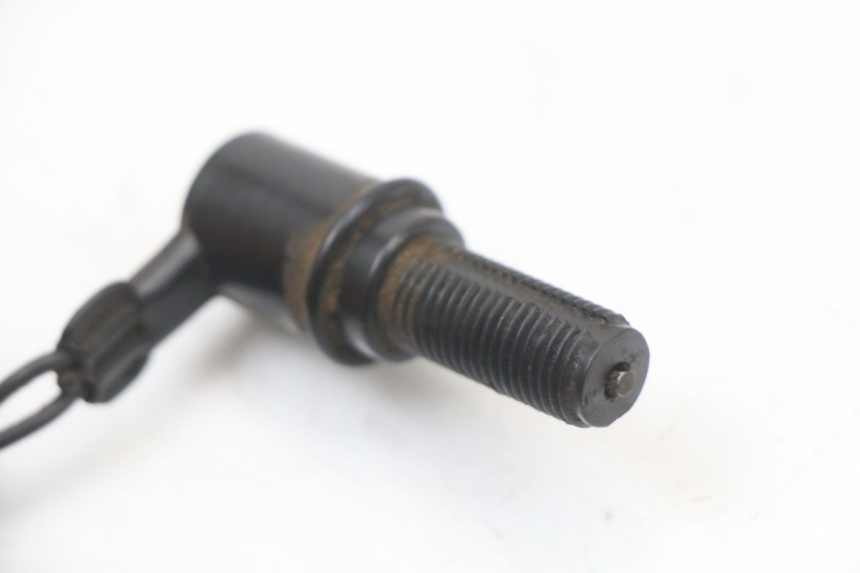 photo de INTERRUPTOR DE LUZ DE FREIO TRASEIRO YAMAHA DTLC 125 (1982 - 1987) - Outro ângulo de visão