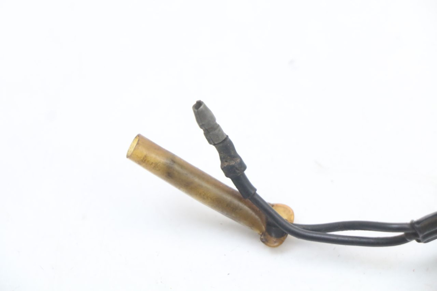 photo de INTERRUPTOR DE LUZ DE FREIO TRASEIRO YAMAHA DTLC 125 (1982 - 1987) - Ampliação técnica