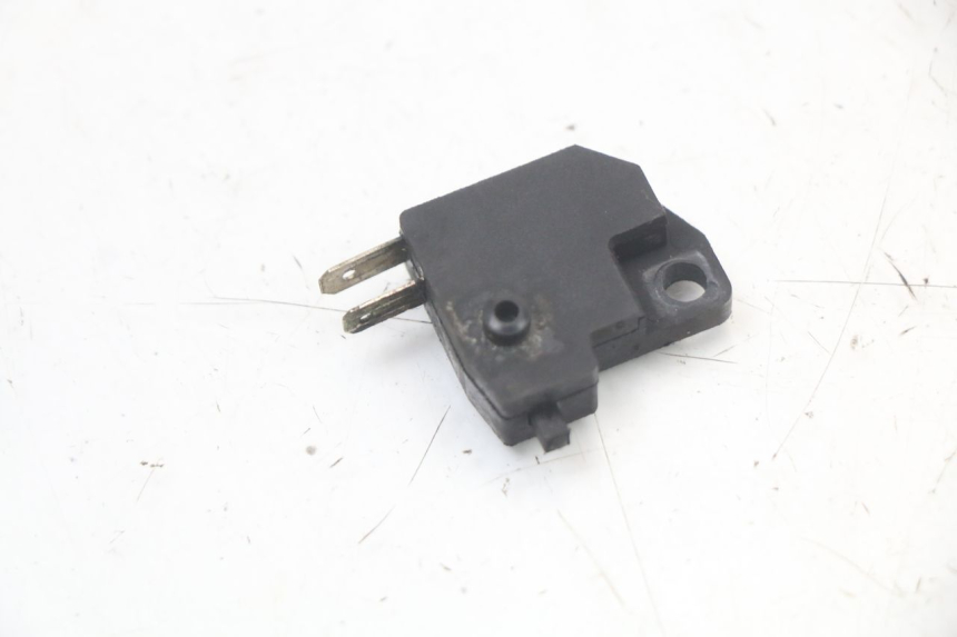 photo de INTERRUPTOR DE LUZ DE FREIO TRASEIRA EBROH BRAVO GLE 1 (2020 - 2024) - Detalhe da peça