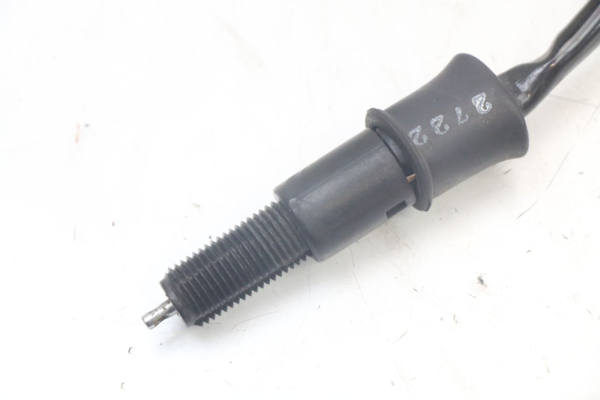 photo de INTERRUPTOR DA LUZ DE FREIO TRASEIRA KAWASAKI ER-6 ER6 N 650 (2012 - 2016) - Zoom do estado de desgaste