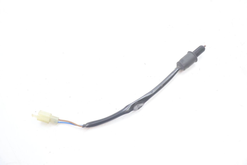 photo de INTERRUPTOR DE LUZ DE FREIO TRASEIRO KAWASAKI ER-6 ER6 N 650 (2005 - 2009) - Zoom do estado de desgaste