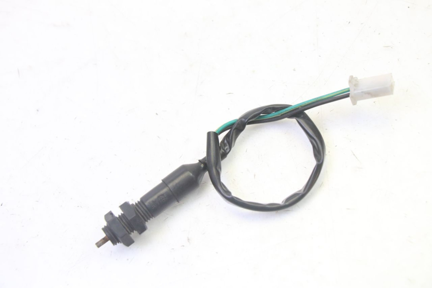 photo de INTERRUPTOR DE LUZ DE FREIO TRASEIRA STAHO FH 50 (2018 - 2019) - Zoom do estado de desgaste