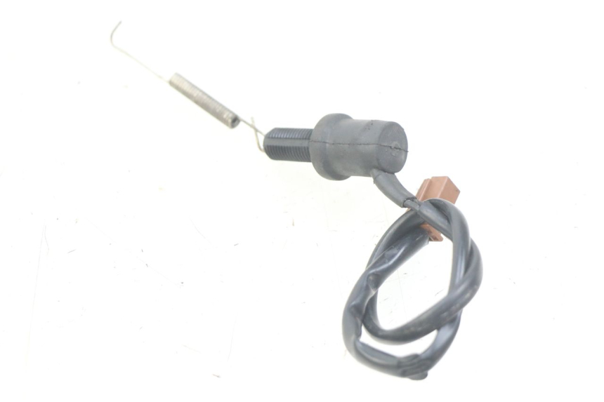 photo de INTERRUPTOR DE LUZ DE FREIO TRASEIRO YAMAHA FJR ABS 1300 (2006 - 2012) - Detalhe da peça
