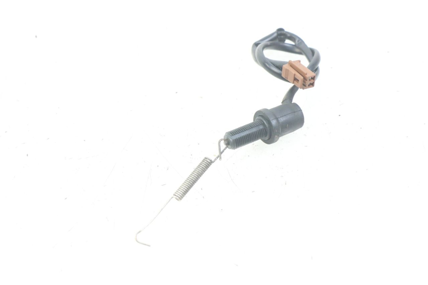 photo de INTERRUPTOR DE LUZ DE FREIO TRASEIRO YAMAHA FJR ABS 1300 (2006 - 2012) - Zoom do estado de desgaste