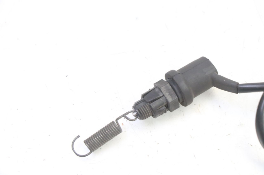 photo de INTERRUPTOR DE LUZ DE FREIO TRASEIRA YAMAHA FZ6 FAZER S2 600 (2007 - 2011) - Zoom do estado de desgaste