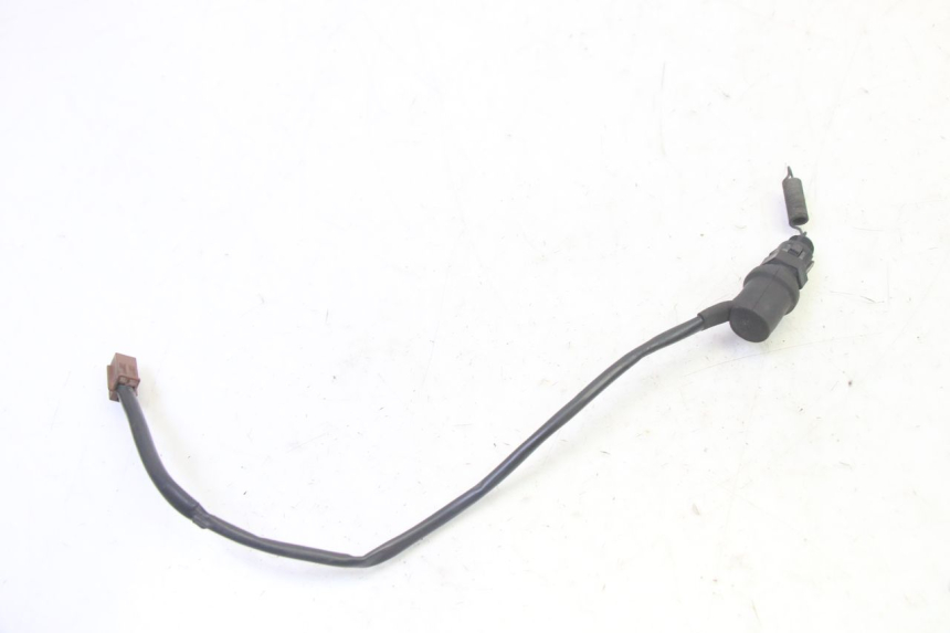 photo de INTERRUPTOR DE LUZ DE FREIO TRASEIRO YAMAHA FZ6 N FAZER 600 (2004 - 2006) - Outro ângulo de visão