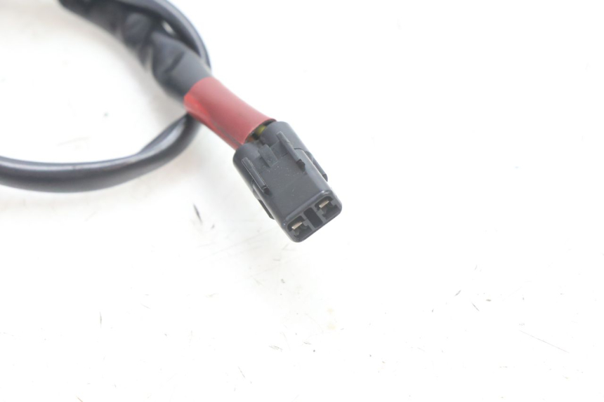 photo de INTERRUPTOR DE LUZ DE FREIO TRASEIRO YAMAHA FZ8 800 (2010 - 2016) - Zoom do estado de desgaste