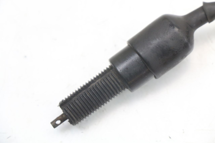 photo de INTERRUPTOR DE LUZ DE FREIO TRASEIRO HYOSUNG GF 125 (2001 - 2005) - Zoom do estado de desgaste