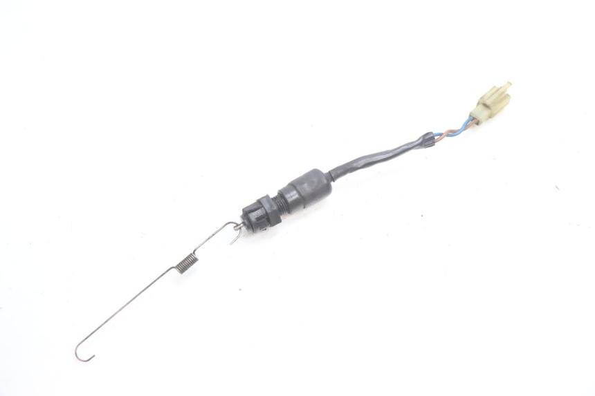 photo de CONTATOR DE LUZ DE FREIO TRASEIRO KAWASAKI GPX F ZX750F 750 (1986 - 1990) - Vista principal