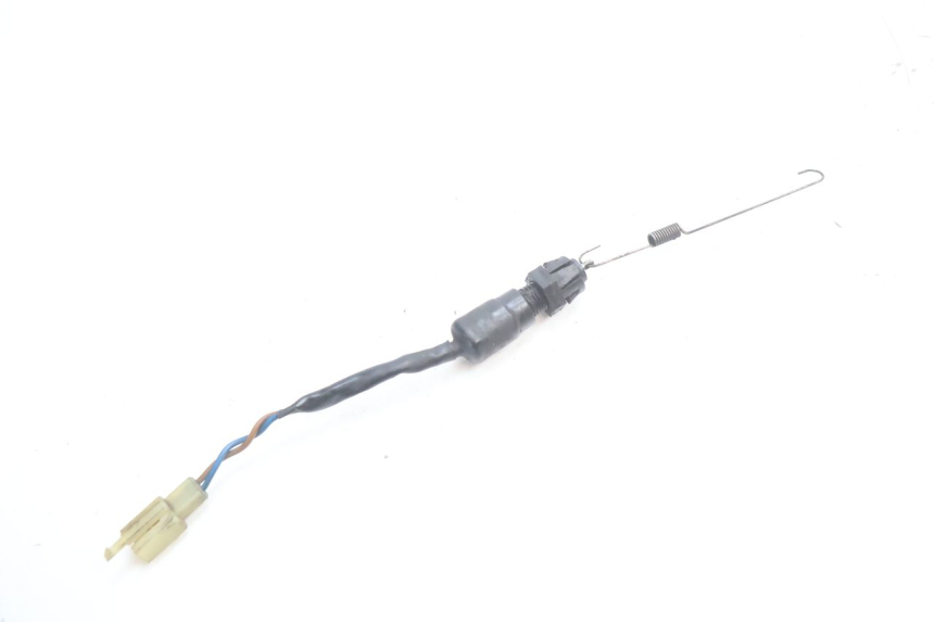 photo de CONTATOR DE LUZ DE FREIO TRASEIRO KAWASAKI GPX F ZX750F 750 (1986 - 1990) - Zoom do estado de desgaste