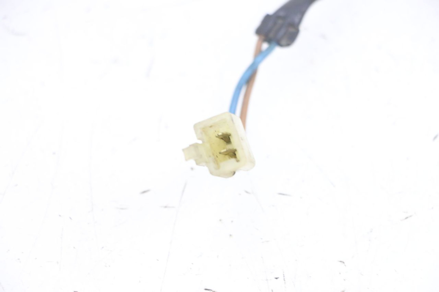 photo de INTERRUPTOR DE LUZ DE FREIO TRASEIRO KAWASAKI GPX R WARBIRD 600 (1988 - 1993) - Outro ângulo de visão