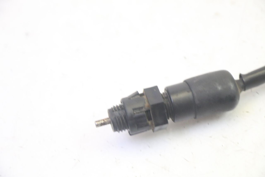 photo de INTERRUPTOR DE LUZ DE FREIO TRASEIRO KAWASAKI GPZ RX 1000 (1986 - 1988) - Outro ângulo de visão