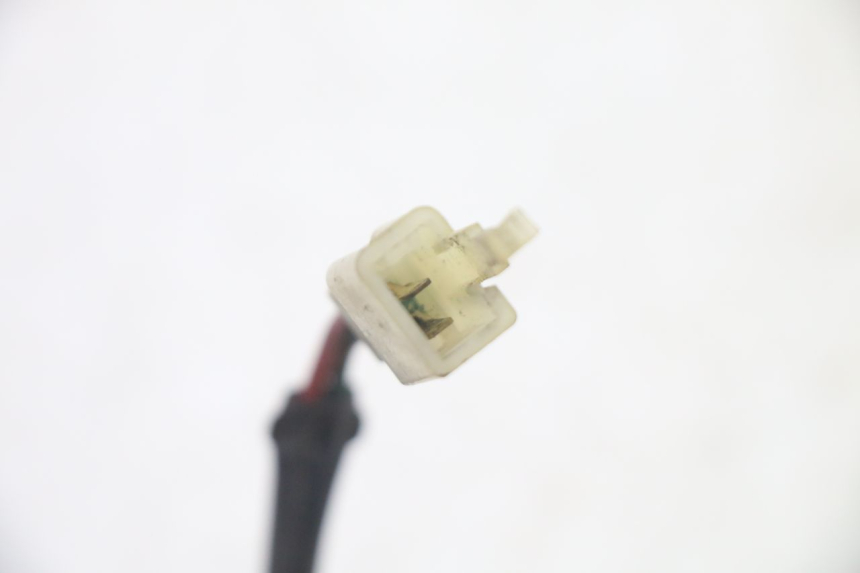 photo de INTERRUPTOR DA LUZ DE FREIO TRASEIRA KYMCO GRAND DINK 125 (2002 - 2007) - Outro ângulo de visão