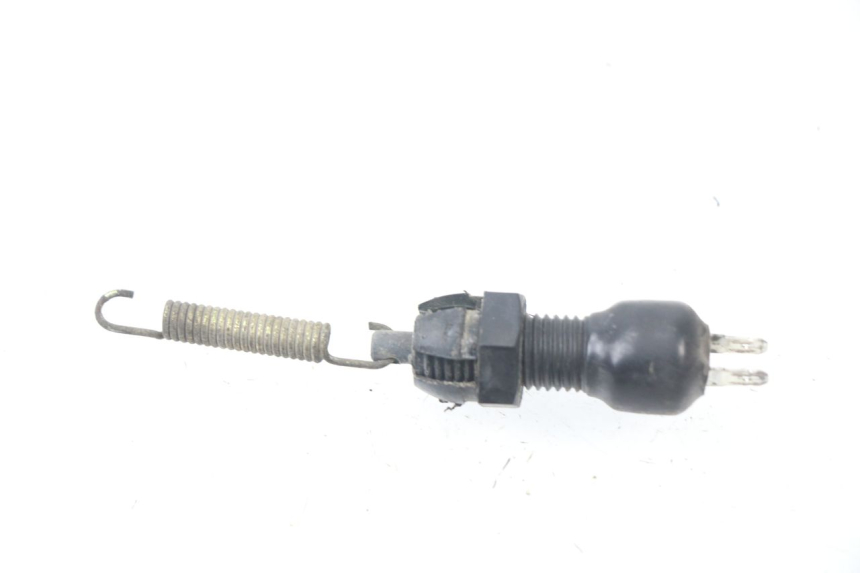 photo de INTERRUPTOR DE LUZ DE FREIO TRASEIRO SUZUKI GSF N BANDIT 600 (1996 - 1999) - Detalhe da peça