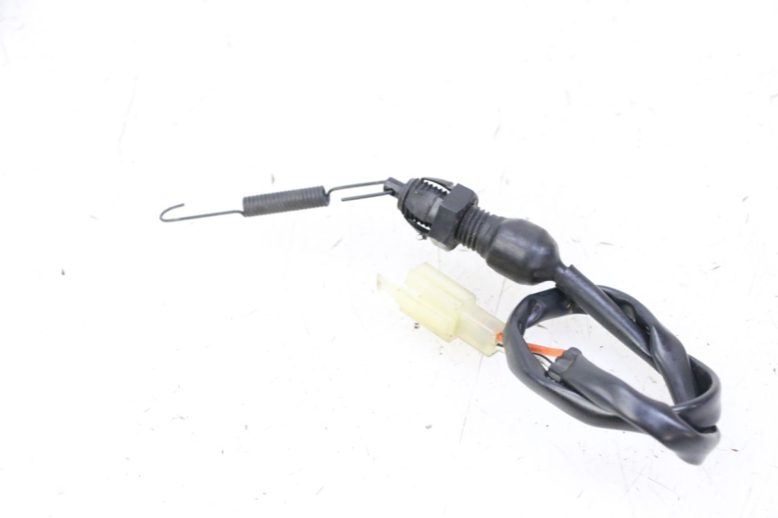 photo de INTERRUPTOR DE LUZ DE FREIO TRASEIRO SUZUKI GSR 750 (2011 - 2017) - Outro ângulo de visão