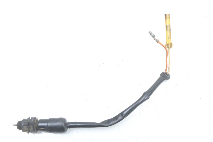 photo de INTERRUPTOR DE LUZ DE FREIO TRASEIRO SUZUKI GSX E 250 (1982 - 1983) - Vista principal