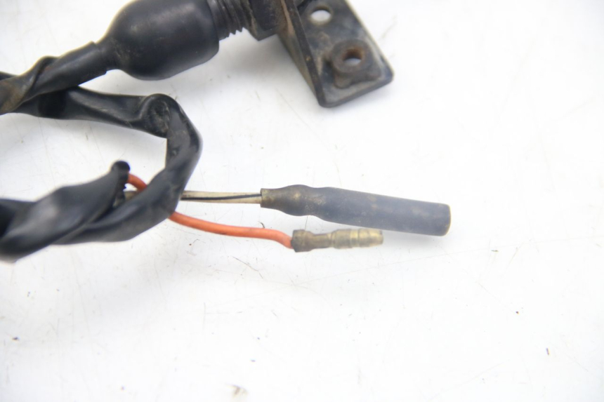 photo de INTERRUPTOR DE LUZ DE FREIO TRASEIRO SUZUKI GSX-F GSX  F 1100 (1988 - 1994) - Zoom do estado de desgaste