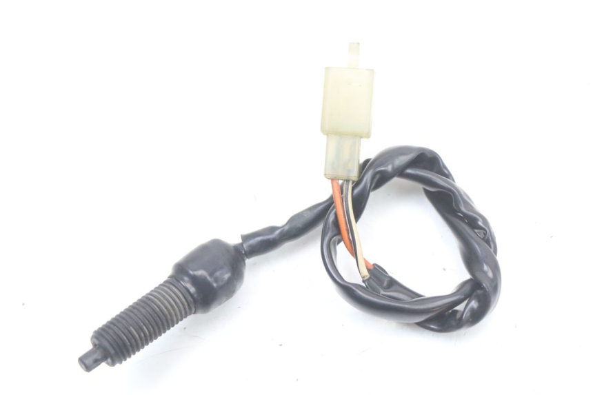 photo de INTERRUPTOR DA LUZ DE FREIO TRASEIRA SUZUKI GZ MARAUDER 125 (1998 - 2004) - Zoom do estado de desgaste