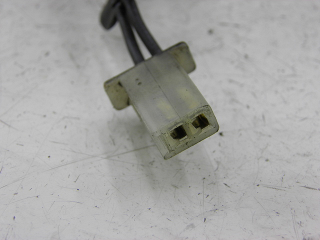 photo de INTERRUPTOR DE LUZ DE FREIO TRASEIRO HONDA CB SEVEN FITTY 750 (1992 - 2003) - Zoom do estado de desgaste