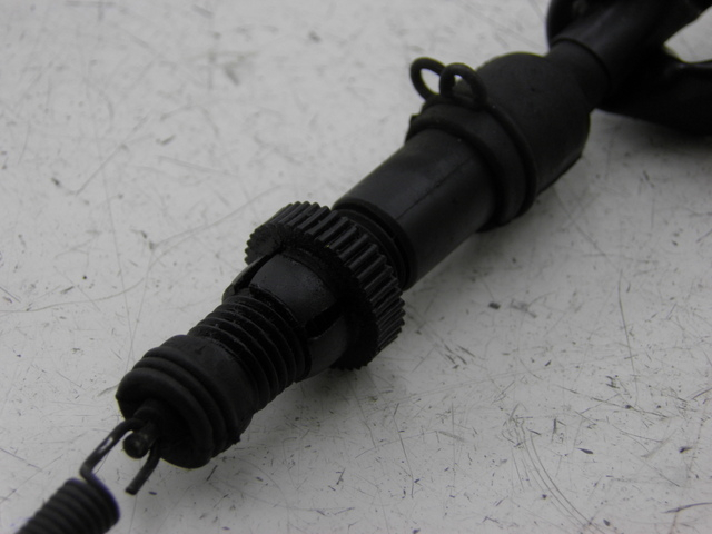 photo de INTERRUPTOR DE LUZ DE FREIO TRASEIRO HONDA CB SEVEN FITTY 750 (1992 - 2003) - Ampliação técnica