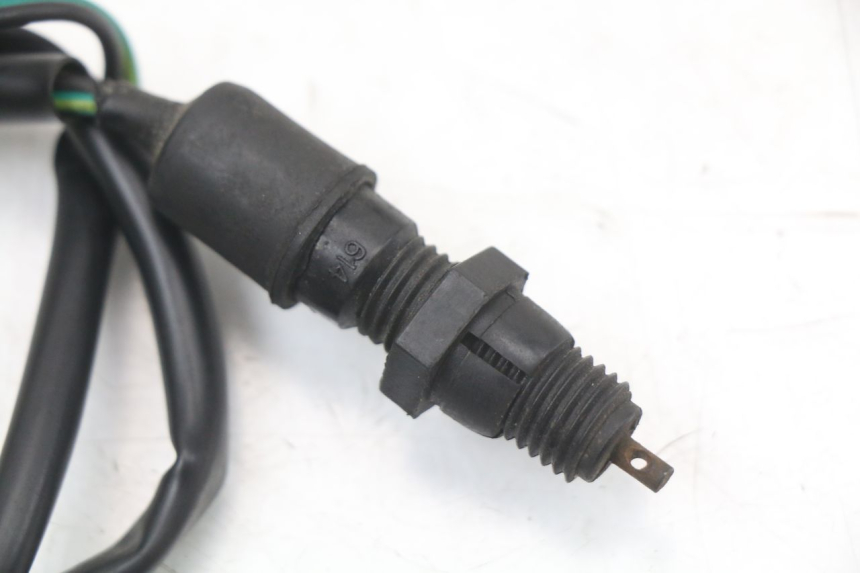 photo de INTERRUPTOR DA LUZ DE FREIO TRASEIRA KYMCO K-PW K-PIPE 50 (2012 - 2017) - Detalhe da peça