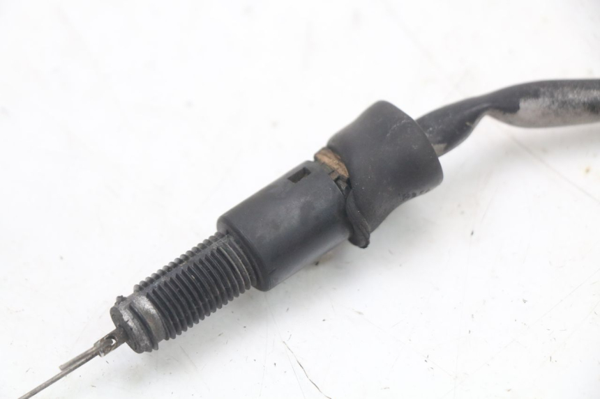 photo de INTERRUPTOR DE LUZ DE FREIO TRASEIRO KAWASAKI ZR7 ZR-7 S 750 (1999 - 2004) - Detalhe da peça