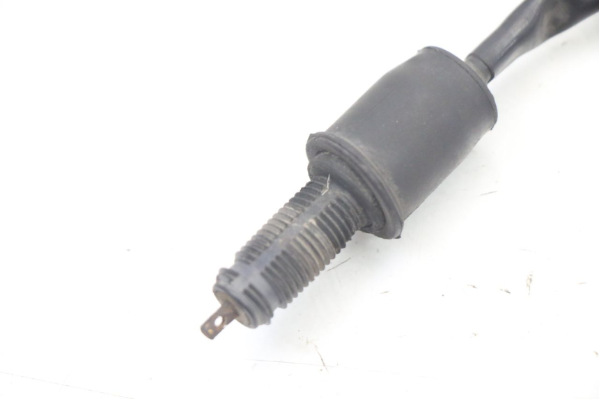 photo de INTERRUPTOR DE LUZ DE FREIO TRASEIRO KAWASAKI ZR7 ZR-7 S 750 (1999 - 2004) - Detalhe da peça