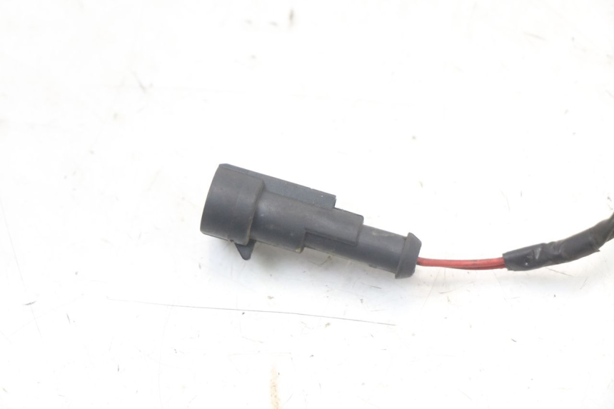 photo de INTERRUPTOR DE LUZ DE FREIO TRASEIRO PIAGGIO MP3 LT 400 (2007 - 2012) - Ampliação técnica