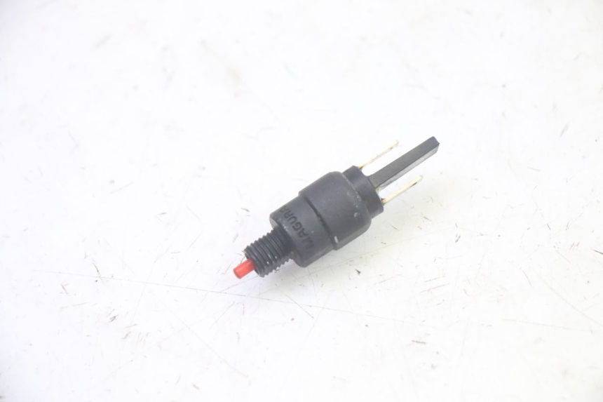 photo de INTERRUPTOR DE LUZ DE FREIO TRASEIRA PIAGGIO MP3 500 (2016 - 2018) - Vista principal